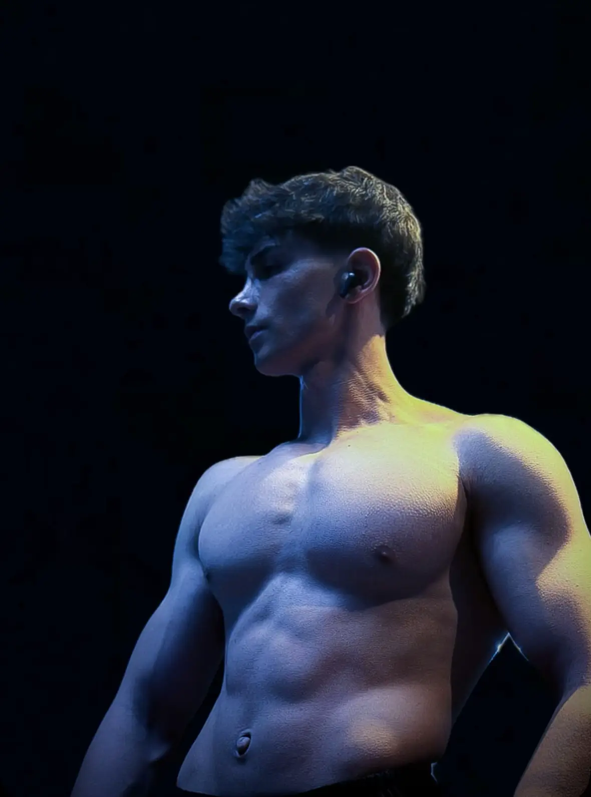 DREAMS BECOME REALITY WHEN THOUGHTS BECOME ACTION. . . . . . #keşfet #gym #gymmotivation #Fitness #buddy #fyp #foryou #aesthetic #disiplina #bodybuilders 
