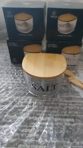 Corre que nosso saleiro de vidro e tampa de bambu com esse mimo ta acabandooooooo *** Link na bio *** #saleiro #saleirowolff #wolff  #praticidade  #praticidadenacozinha #utilidades  #utildomesticas 