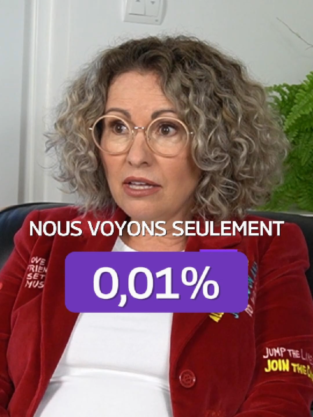 Nous ne voyons que 0,01% de ce qui nous entoure...  Tu sais ce que perçoit notre œil humain ? À peine 0,01 % de ce qui existe réellement. Et encore… Notre cerveau filtre, interprète, trie… Alors ce que tu vois, ce que tu crois réel, ce que tu penses être “la réalité”... n’est qu’un fragment minuscule de ce qui est. Et pourtant, on vit comme si tout tournait autour de ça. Comme si ce que l’on voit était la vérité absolue. 👉 Et si on ouvrait un peu plus notre regard ? 👉 Et si on allait explorer l’invisible, l’énergétique, les plans subtils ? Je t’en parle plus en détail dans mes conférences → lien en bio #éveilspirituel #conscience #eveilspirituel #veroniqueavril #frequence #developpementspiriturel