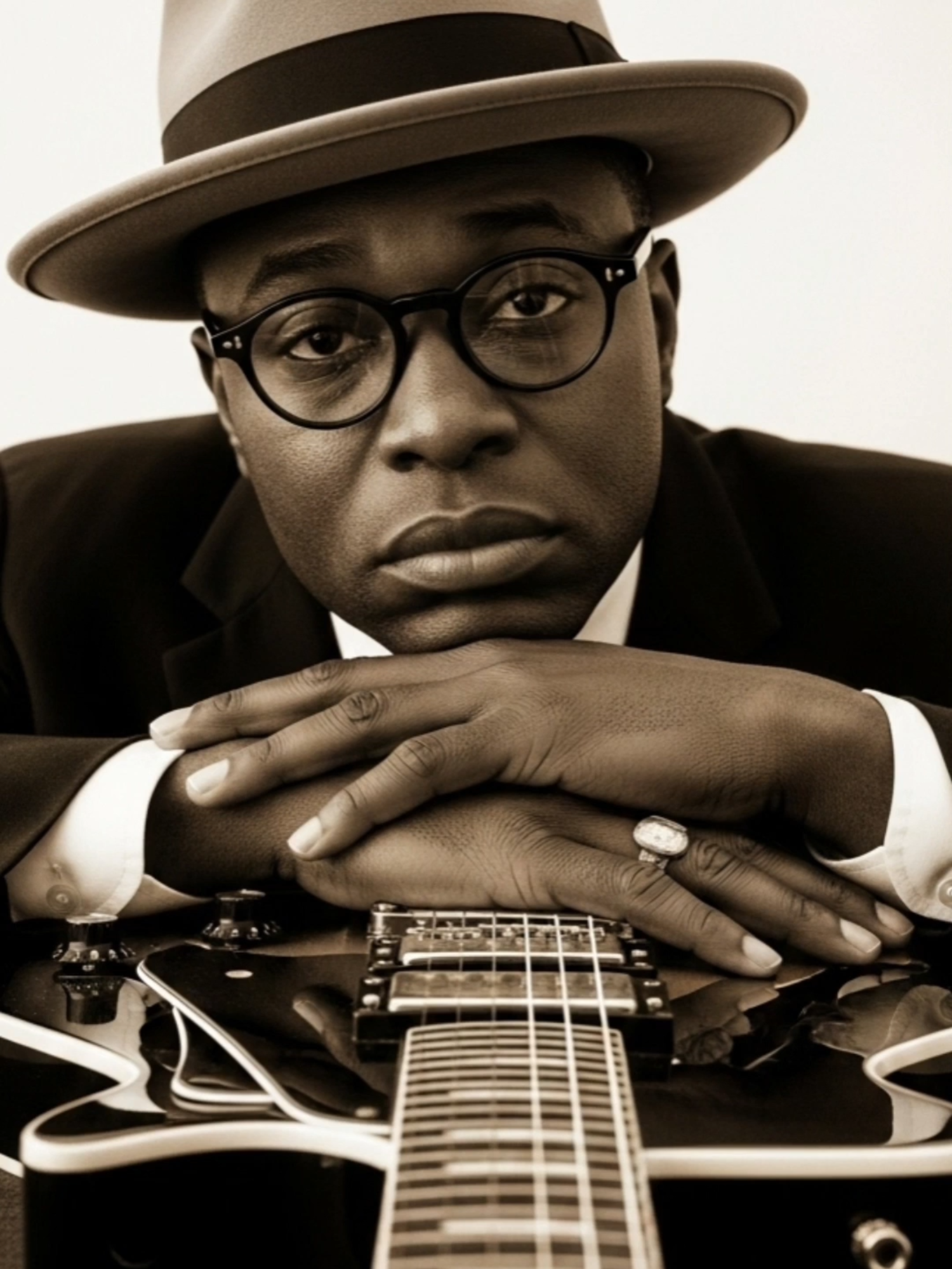 The Rain Remembers Me – Cottonfield Blues (She forgot. The rain didn’t.) I never learned how to say what she needed to hear. Now it’s just me, Lucille… and the sound of rain that still remembers. 🎧 From the album “Mud and Prayer” #spotify #music #chicagoblues #guitarsolo #bluesmusic