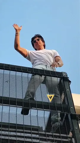 #foryoupage #bollywood #bollywoodsong #shahrukhkhan 