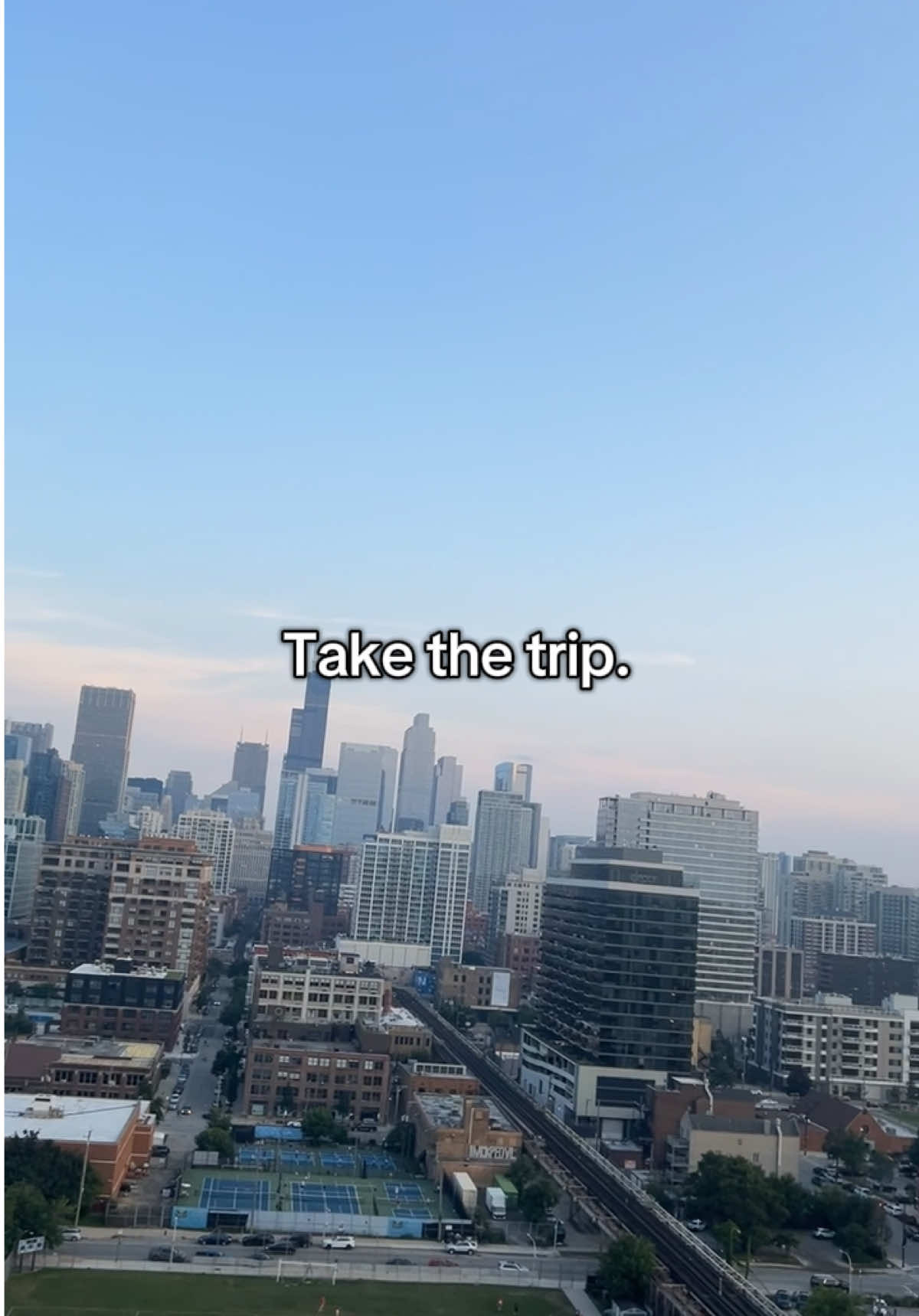 Favorite Chicago activity… GO👏🏼✨ #chicagoskyline #chicago #takethetrip #traveltok #fyp 