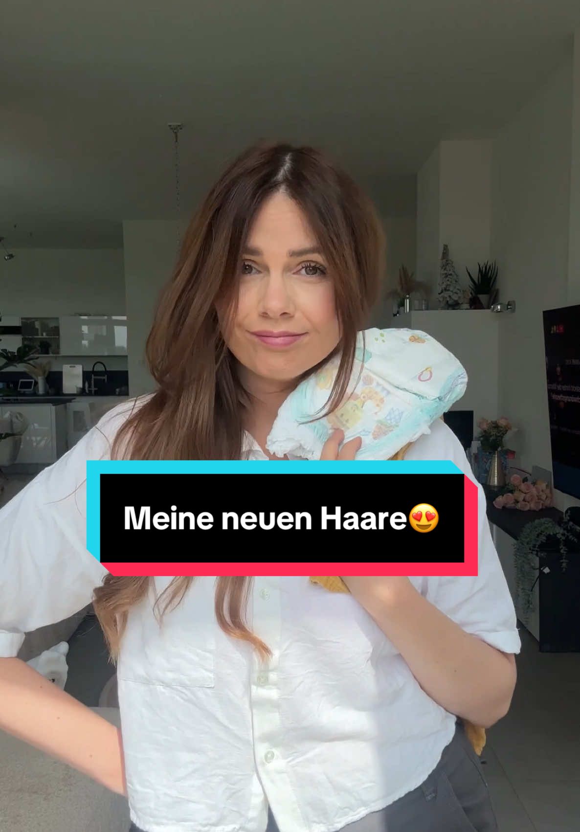 Anzeige| Ich liebe es einfach zum Friseur zu gehen 🥹🤍 danke @Nili 🤍 Danach fühle ich mich immer so hübsch 😻 #friseur #mama #extensions #haare #haarveränderung #langehaare 