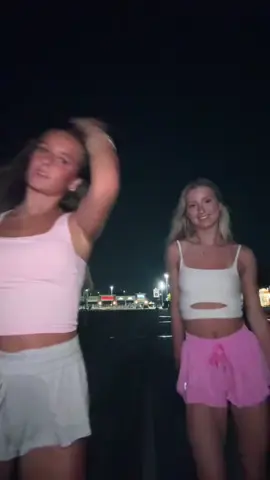 #preppydancevideo🍄💖🌊⚡️ #xyzbca #foryoupage #viral #dancer #freevideo #tiksnap #lmao #preppy #luluemonhaul #dress #beach #vairaltiktok #tiktok #videoviral #video #lovekennedygrace #slay #Summer #sophomore @izzieleitterman