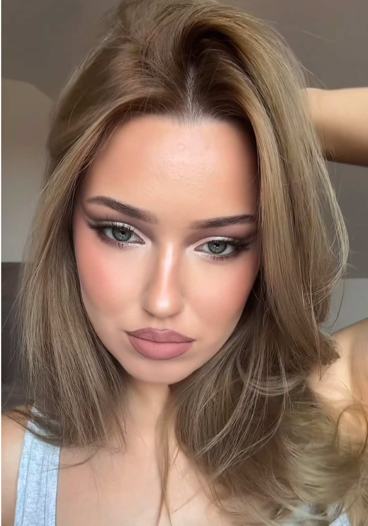OG instagram cut crease glam💔 I am just now realizing that we didn’t use ANY blush?! my bad… full product list is in my bio link <3 #makeuptutorial #cutcrease #mymakeuptype #MakeupRoutine #2018makeup 