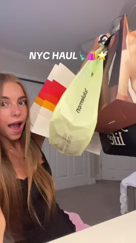 haulll 💖⭐️🏙️#shopping #nyc #soho #virall #aviatornation #skims #lululemon #fyp #foryou #newyork 