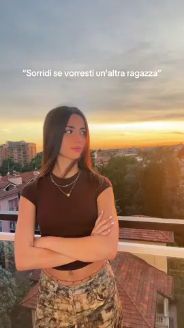 A me sembra che non abbia sorriso 