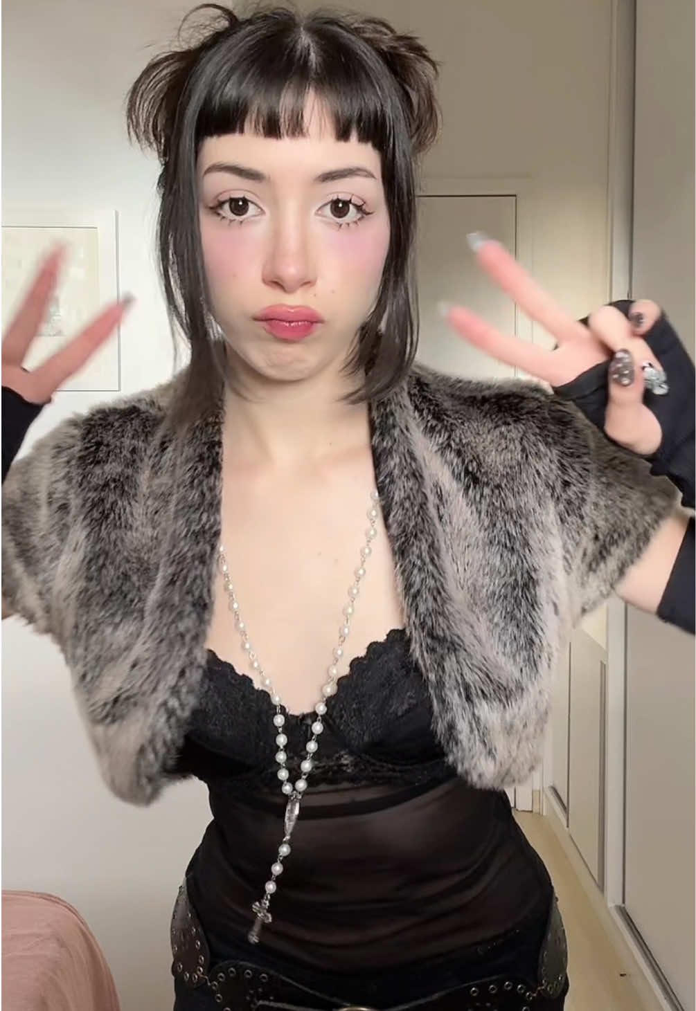 Replying to @eumi acho que é mais fácil pra quem o cabelo mais curto, mas é só dar voltinhas no cabelo o suficiente pra ficar espetadinho quando for prender! #hairtutorial #hairstyle #hairstyleideas #penteadosfaceis #fyp 
