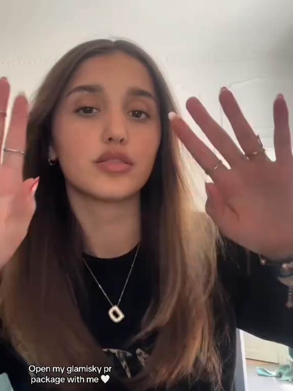 Glamisky brights your summer 🌞🏝 #fyp #foryoupage #viral #trending #tiktokmademebuyit #fashiontiktok #style #OOTD #fashioninspo #aesthetic  #BeautyTok #beautyhacks, #SelfCare #backtoschool2025 #backtoschool #whatsinmybag #jewelry #jewellery #jewelryaddict #goldjewelry #silverjewelry #earrings #necklaces #rings #bracelets #Glamisky #GlamiskyJewelry #GlamiskyAmbassador #ugc #ugccreator #unboxing