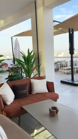 ✨ Bienvenue à L’Olivium ✨ Des changements, du nouveau. Un lieu où saveurs raffinées, ambiance chaleureuse et passion culinaire se rencontrent. Venez découvrir une expérience unique, entre tradition et modernité… 🍴🌿#zarzis🇹🇳💞🏝🌴👑🔥📷🐠 #loliviumzarzis #2k25 #restaurant #familytime 