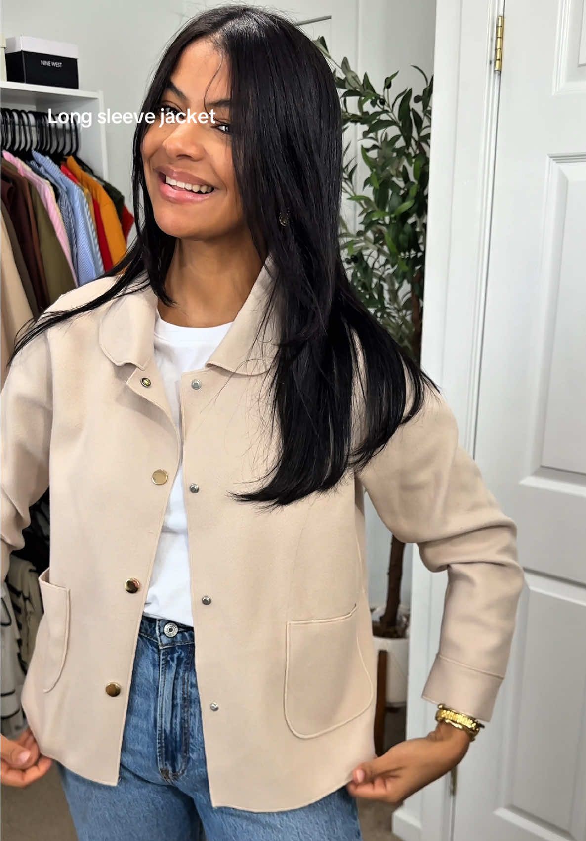 Una chaqueta neutra siempre es una buena inversión! 🤎 #jacket #neutraloutfit #falljacket #tiktokshopbacktoschool #jacketseason 