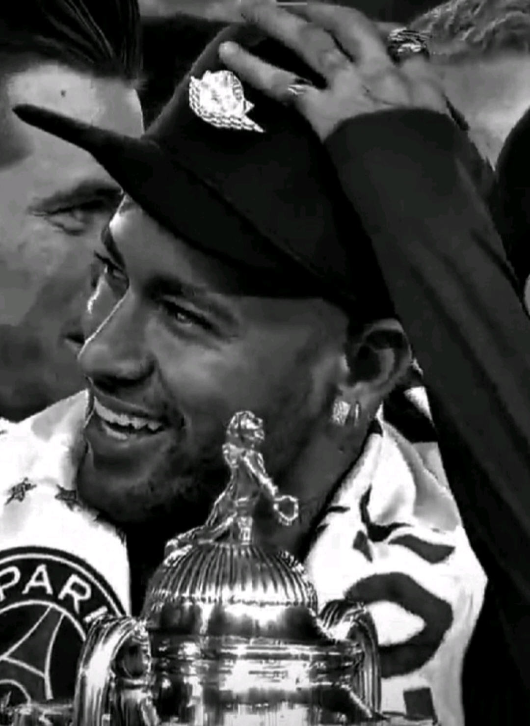 então menina c prepara...     #neymar #fyp 