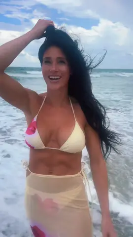 The cutest beach set 🌸 #swim #swimsuit #bikini #bikiniset #beach #beachvibes #beachday #beachoutfit #tiktokshop 