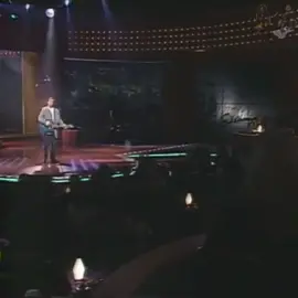 Otra como tú (Eros Ramazzotti) Otra no puede haber Si no existe, me la inventaré Parece claro que Aún estoy envenenado de ti Es la cosa más evidente Y me faltan cada noche Todas tus manías Aunque más enormes Eran sin las mías Y me faltan tus miradas Porque sé que están allí Donde yo las puse, apasionadas (oh) #otracomotu #erosramazzotti #rock #rockandroll #poprock #heavymetal #music