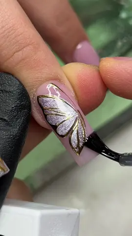 Cateye freestyle ✨✨✨ cateye link in my bio . . . . . #orlandonails #viralnails #tiktoknails #summernails #greennails #freestylenails #glitternails 