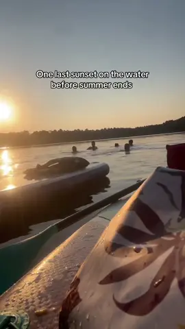 Golden hour, grateful hearts. One last paddle before the school year starts soaking in these sunset memories with the kids. #PaddleBoard #SunsetVibes #EndOfSummer #TexasSunset #tiktoklive  