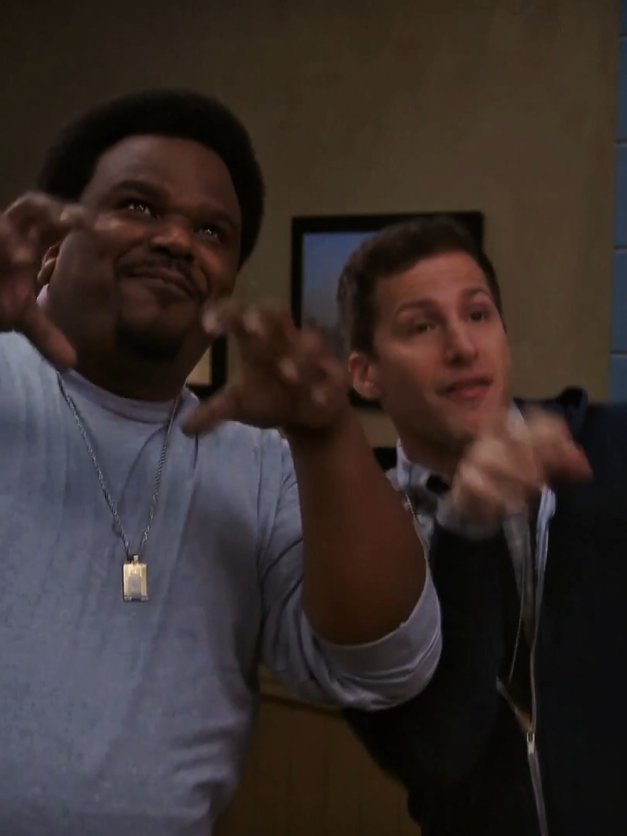 love the intro scene • #b99 #b99edit #brooklynninenine #brooklynninenineedit #brooklyn99edit #brooklyn99 #jakeperalta #jakeperaltaedit #andysamberg #dougjudy #trend #viral 