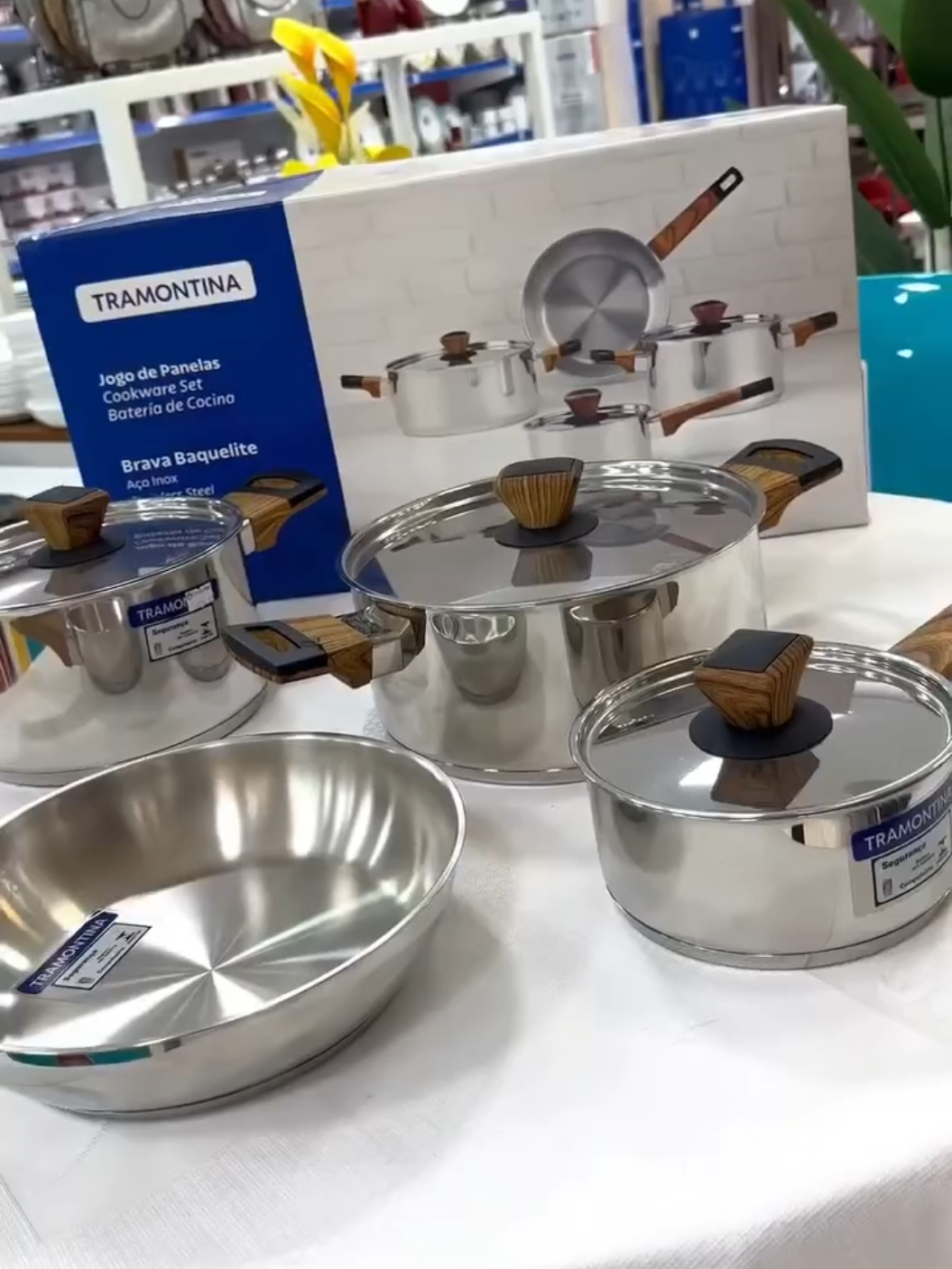 JOGO DE PANELAS TRAMONTINA BRAVA AÇO INOX AMADEIRADO 4 PEÇAS por R$774,94