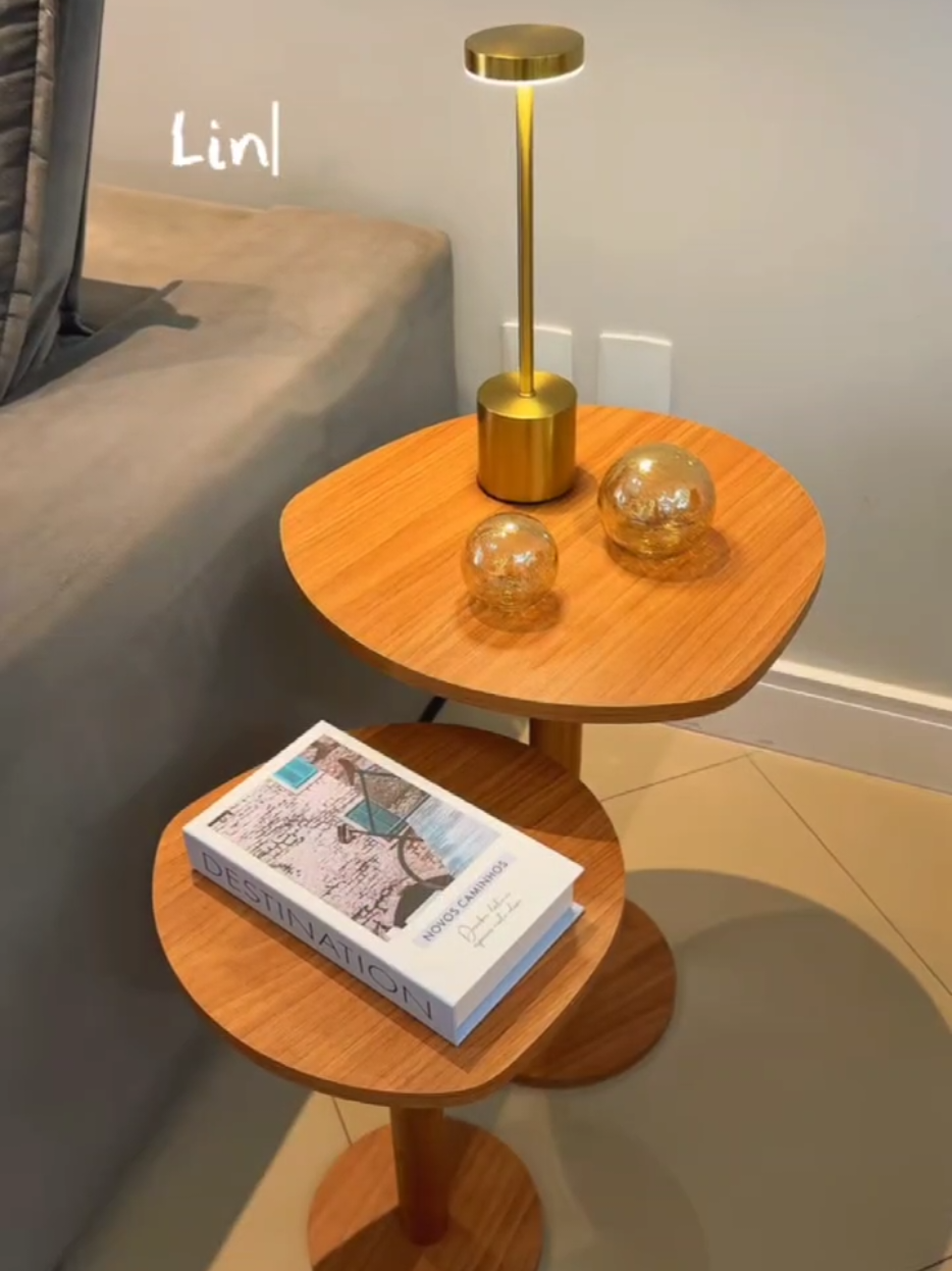 ✨ Sua casa mais linda em segundos! 🪵 Kit 2 mesas laterais monopé com design orgânico – luxo e praticidade em um só produto. 🌿 Combine com qualquer decoração e surpreenda! 📌 Link na bio 🔗 488  #mesaslaterais #decoracaodeinteriores #moveismodernos #mesacentral #mesalateral #decoraçãoestilosa #mesadesign #moveisparacasa #designorganico #arquiteturadeinteriores #moveisdecorativos #mesademadeira #decoracaodecasa #decoramovel #decoracao #decoração #homeinspiration #homedesign #casadecorada #instadecor
