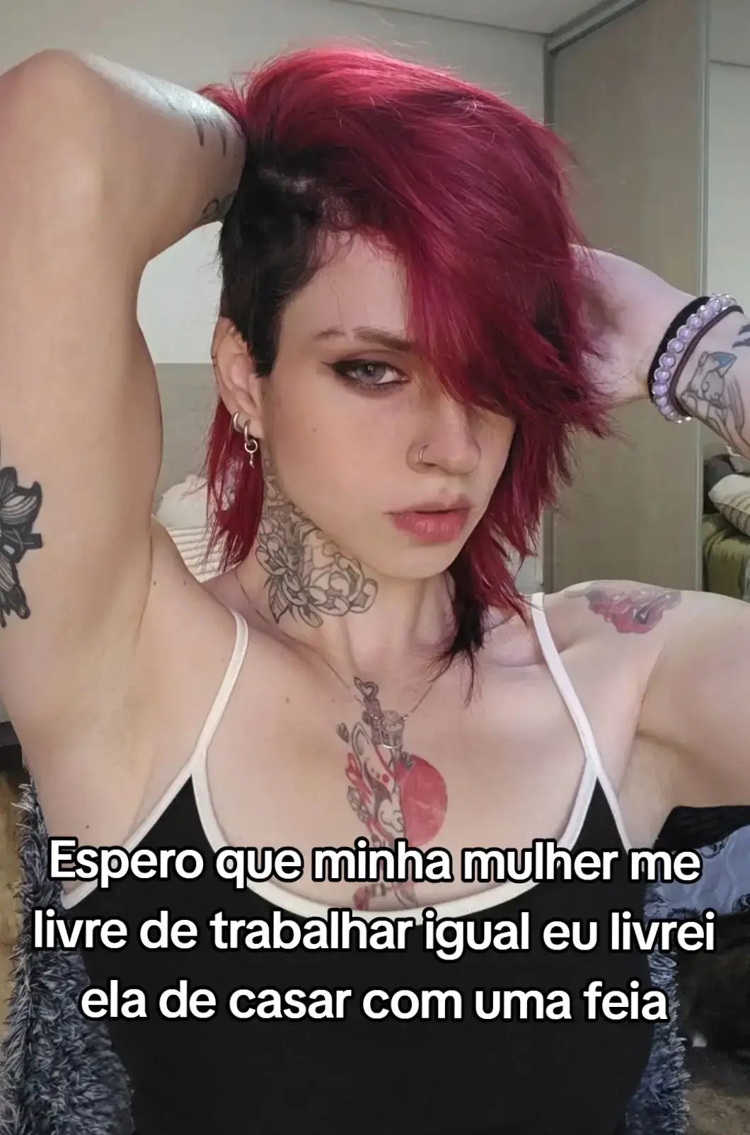 Podem me chamar de tudo pra ela, mas dizer que casou com feia não KKKK TE AMO @Lara  IB: @drakyanne eu amei 