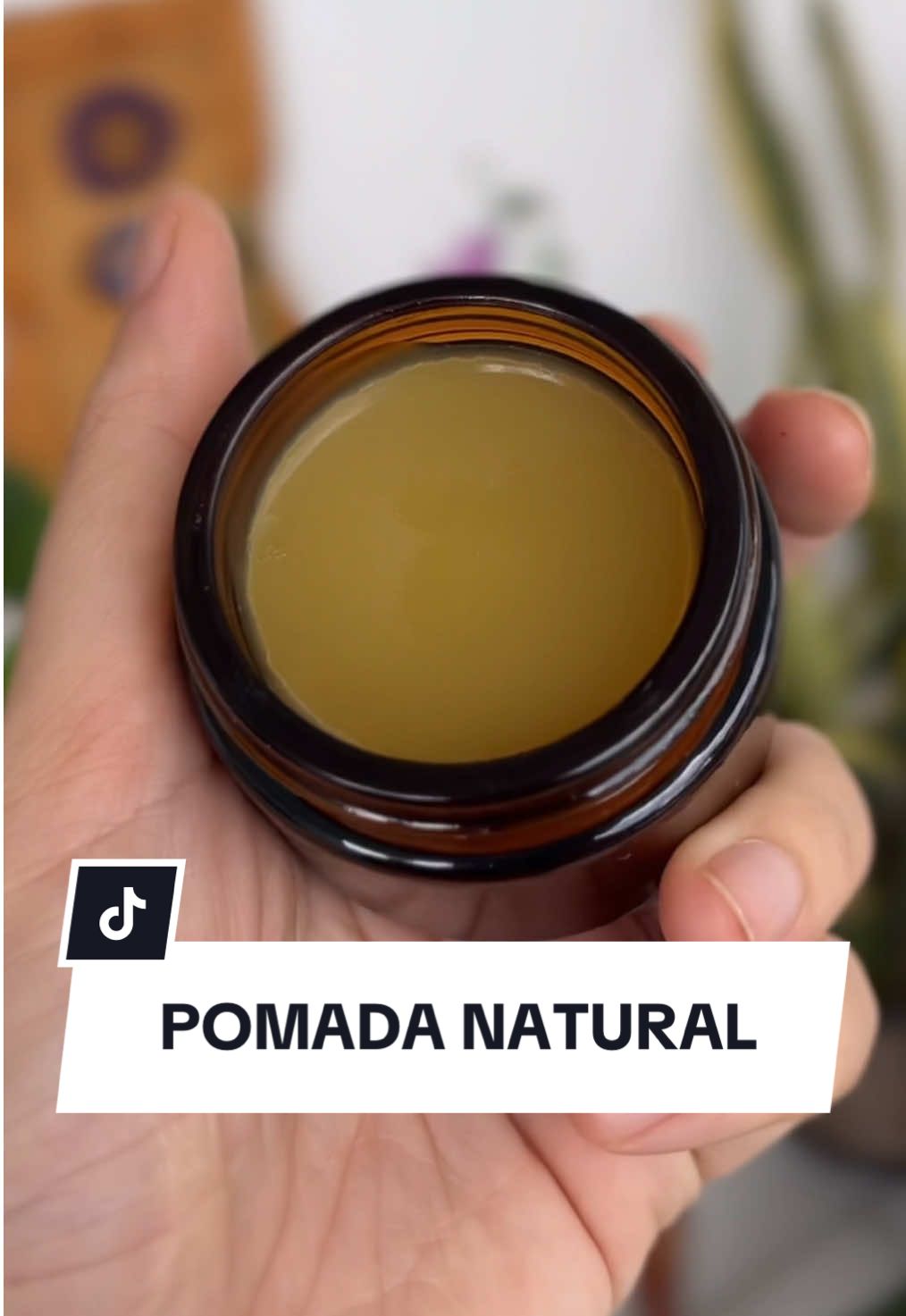 Passo a passo da pomada natural multifuncional com calêndula, licurí e Lavandim 💚🍃 #cosmeticosnaturais #plantasmedicinais #calendula #cuidadonatural 