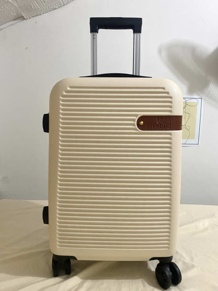 Quality and affordable luggage? Dito ka na kay @FreeBird.Ph ✅ #freebird #freebirdluggage #freebirdluggagereview #luggage #20inchesluggage #aestheticluggage #handcarryluggage #handcarryluggagebag #qualityluggage #freebird20inchluggage 