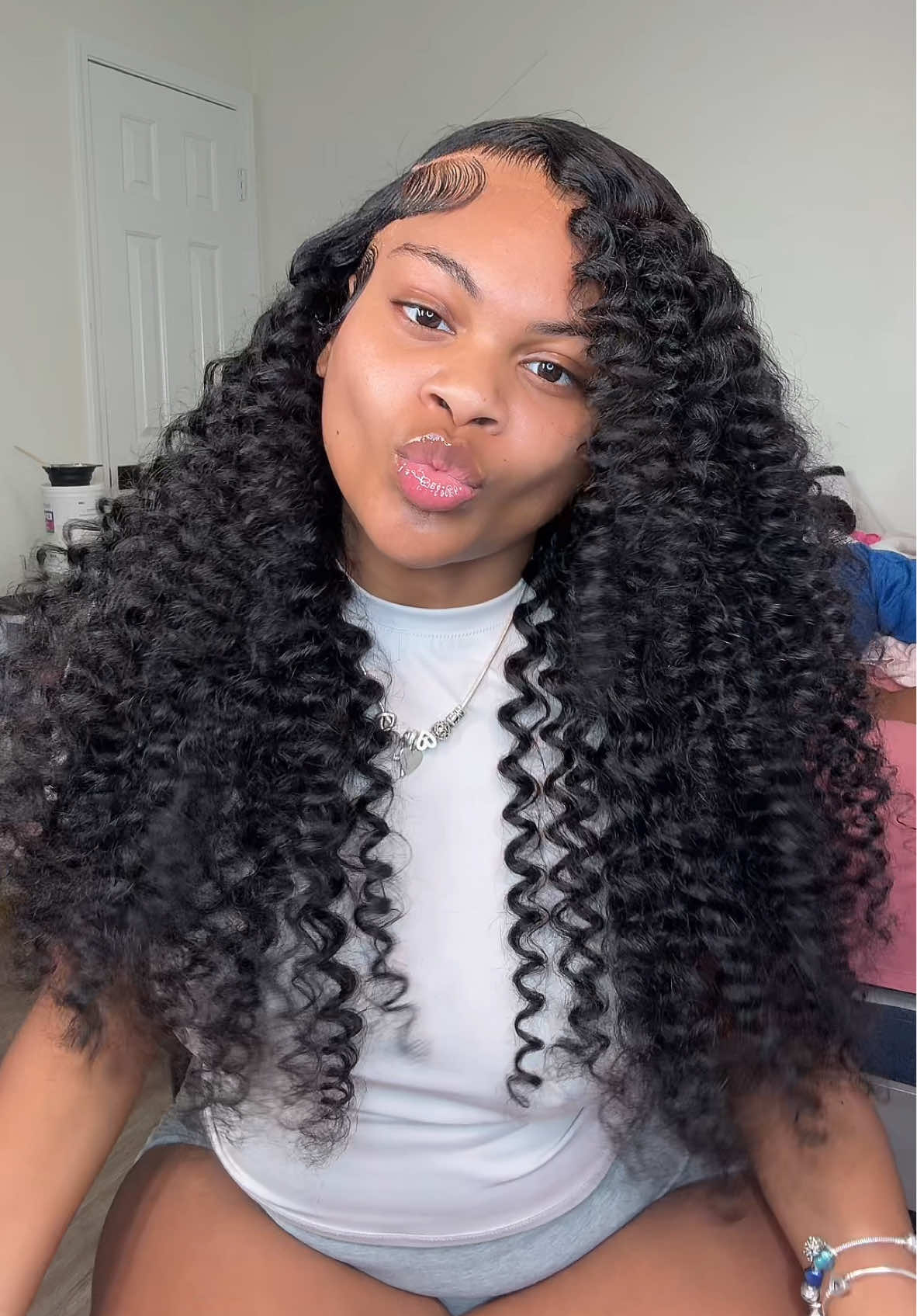 Wand curls for the girlsss 🤩 ONLY $199 for 30 inches !!! L!nk in byo @sterlyhair @sterlyhair #wandcurls #wandcurlstutorial #wandcurl #wandcurlstutorial #deepwavehair #deepwavewig #wiginstall #wigstyling #curlywig #fluffyhair #bighair #blackgirlhairstyles #blackgirlhair #frontalwig #stylingwigs #stylinghair #hairtutorials #sterlyhair #sterlydeepwave #fyp #viraltiktok #wigtok #hair #xyzcba #creatorsearchinsights 