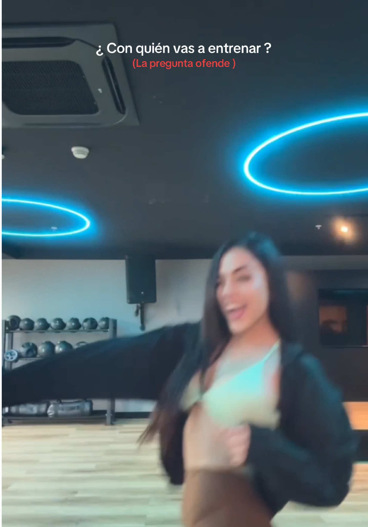 La pregunta ofende , claro que vas a entrenar conmigo  💪🏼🫶🏻@Almendracm  #amigas #bff #gympartner #couplegoals 