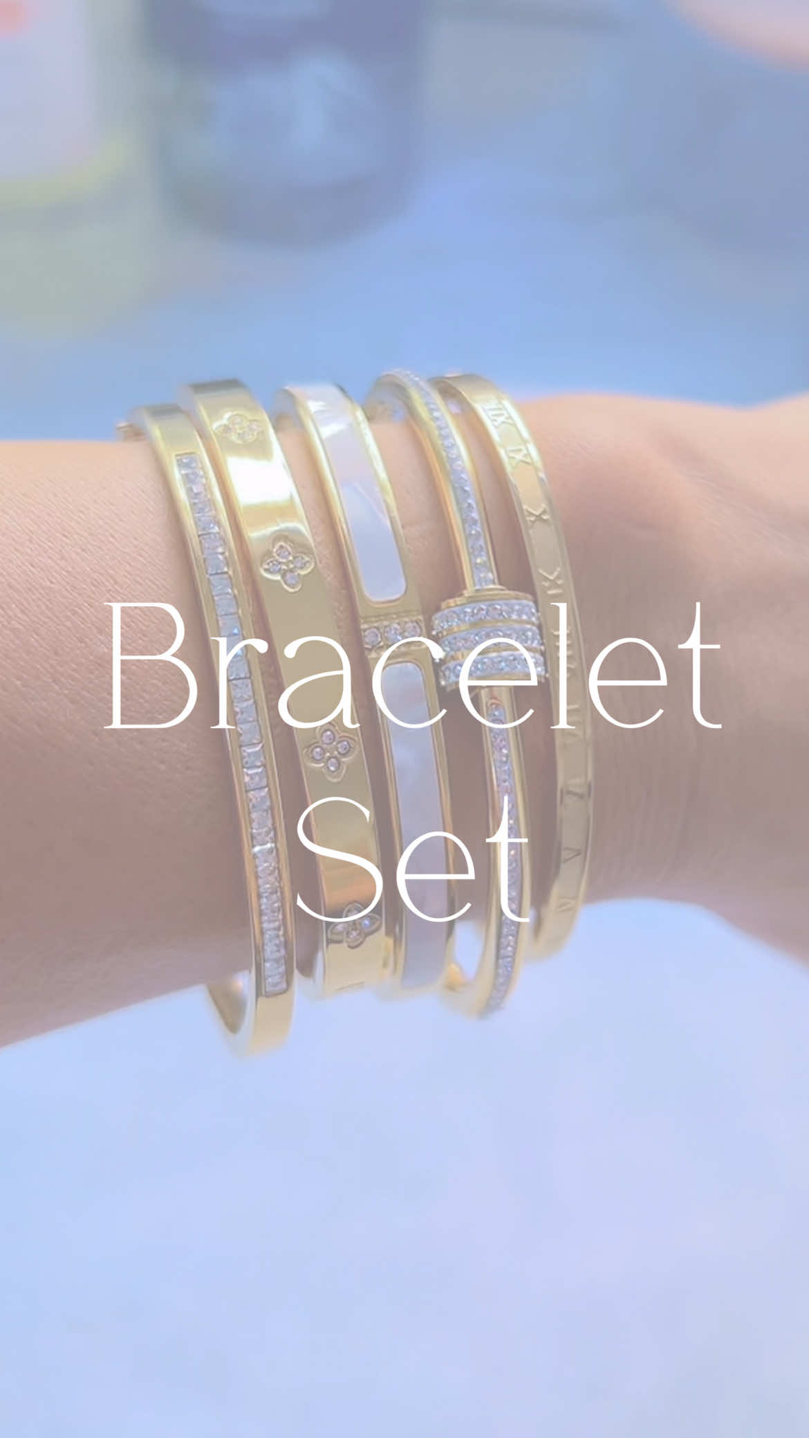 You need these 🤩 #banglesbracelets #braceletset #tiktokshop #tiktokshopbacktoschool #lifewithlorena 