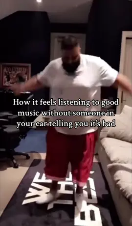 #GULUGULU Mou guruguru mawaru Guruguru mawaru Shinayaka na sono kamisori 😩 #vkei #vkeigulugulu #vkeimusic #kubiwakyoikunosusume 