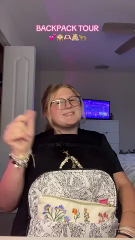 BACKPACK TOUR!  #school #backpacktour #viral #fyp #famous 