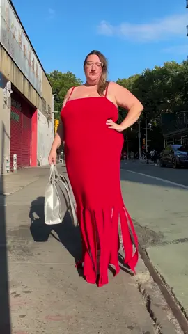 The dress your summer wardrobe needs.@Sarah Chiwaya aka Curvily ☀️#ELOQUII #XOQ #PLUSSIZE #PLUSSIZEFASHION #PLUSSIZESTYLE #PLUSSIZEOOTD #CURVYFASHION 