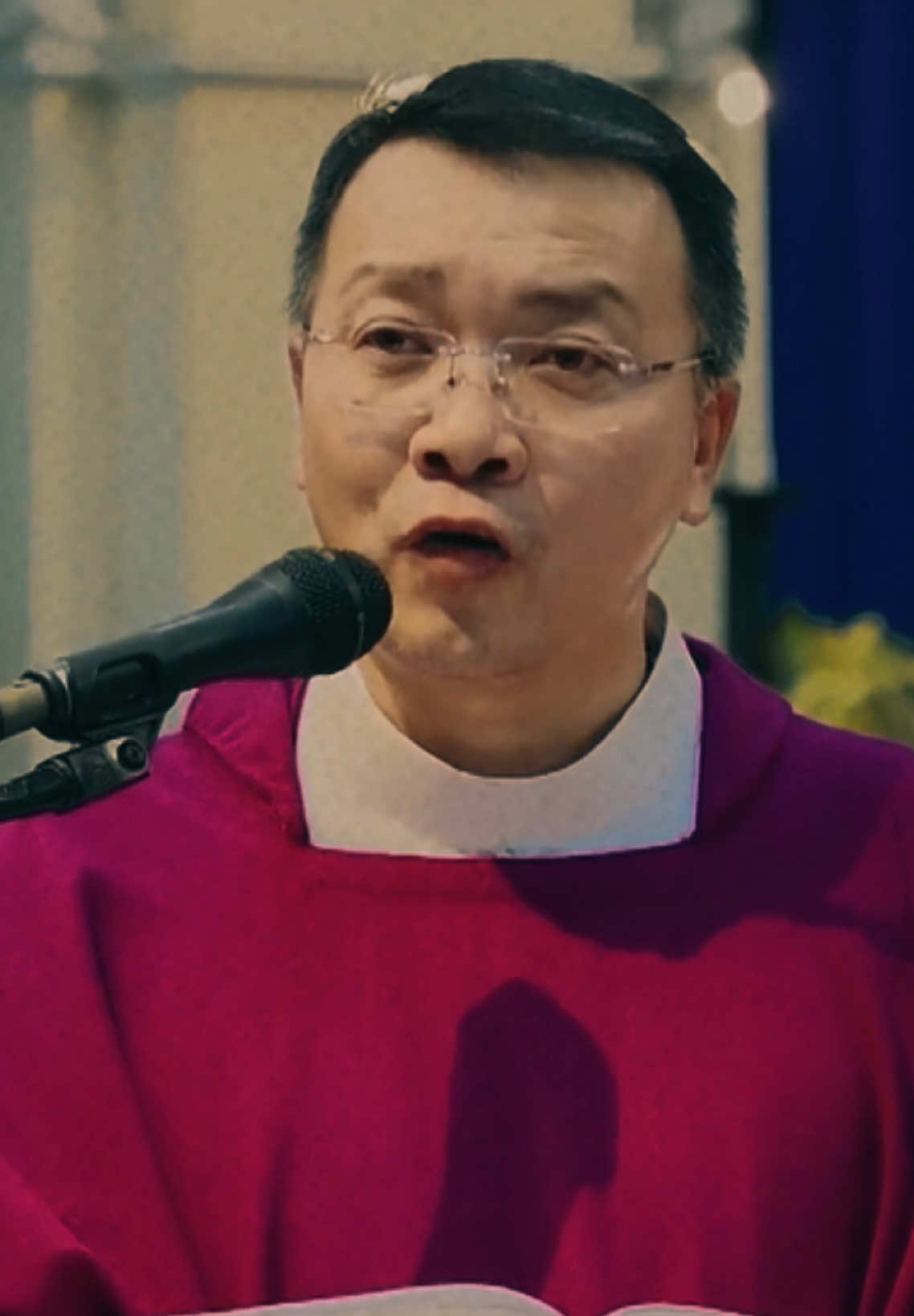 Đừng đốt cháy bản thân để sưởi ấm cho người khác. #lmphuongdinhtoai #cauchuyencuocsong #binhancatholic #catholictiktok #sachchiecchieusaubuihoaquynh 