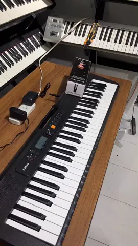 Casio CT-S200BK-FA – Compact & portable with 61 keys, 400 tones, English LCD & Japanese labels. Connect to Chordana Play app for fun learning! Only ₱6500! Perfect for beginners & pros on the go! #fyp #fy #casio #keyboard #piano #risaikuru #digitalpiano 