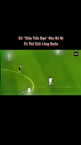 Gã “SIÊU TIỀN ĐẠO” này đã bị cả thế giới LÃNG QUÊN Hồi còi khai cuộc vang lên, phía Real giao bóng, bóng đến chân Roberto Carlos, nhưng bằng 1 cách nào đó thì 1 Carlos đẳng cấp đã khống chế bóng lỗi, Hasan Salihamidzic bức tốc xé gió đoạt bóng lại và dốc thẳng vào sau lưng của Carlos bỏ lại. Từ trung lộ, 1 cơn gió thứ 2 lẳng lặng tiến vào vòng cấm. Salihamidzic kiến tạo, và cơn gió mang tên Roy Makaay sút tung lưới Iker Casillas trong sự chết lặng của Los Blancos Đó là bàn thắng nhanh nhất lịch sử Champions League, và đến giờ vẫn chưa ai phá nổi kỷ lục này.  Hôm nay, chúng ta sẽ cùng nhau khám phá hành trình đầy cảm xúc của “Pháo thần
