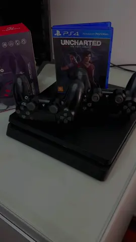 PS4 Slim 1tb • dois controles • 1 jogo • Fone Gamer R$ 1599