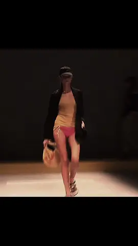 #NatashaPoly #VladaRoslyakova for #DKNY S/S 2007 #Models #SuperModels #CatWalk #HorseWalk #ForYou #Fyp #Fypp #ModelsTikTok #FashionTiktok #FashionTok #HighFashion 