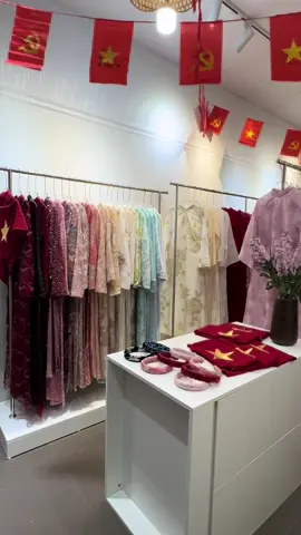 Mời khách iu ghé shop nha🥰#aodaivietnam #aodai #mung2thang9 #doclaptudohanhphuc #aodaidep #aodaidamngo #xuhuong 
