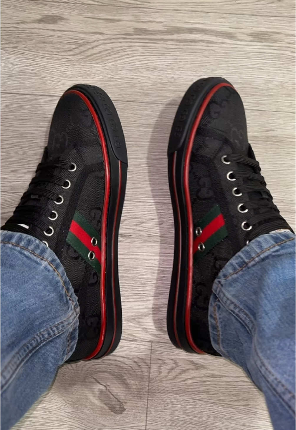 GG😍👀 #designer #designershoes #luxuryshoes #alucines📿🧿🙈 #belicones😈📿☘️ #fresitas🍓 #shoes #shoerecommendations #puroluxx #gucci #guccishoes 