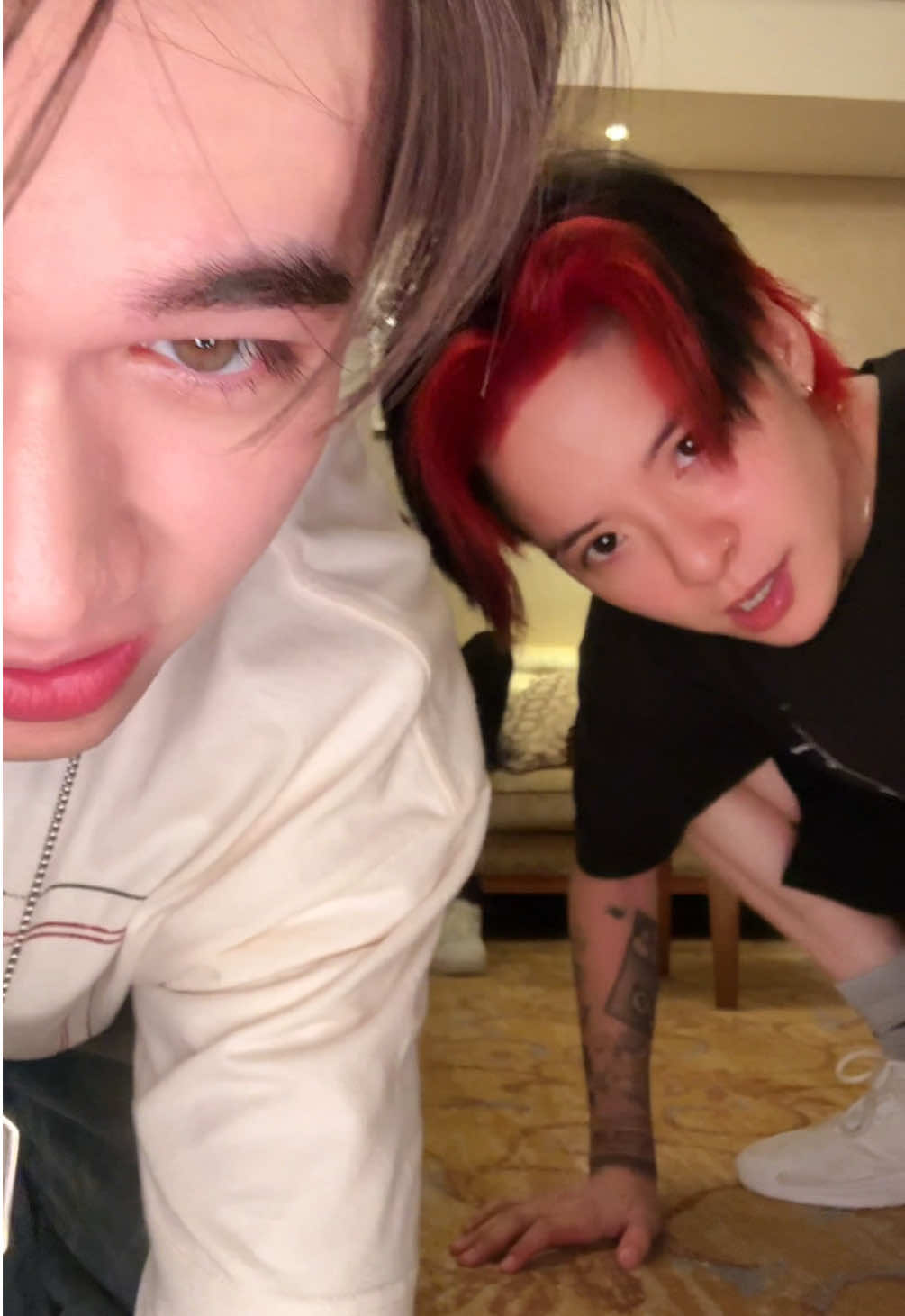 Woke up with carpet burn 😎