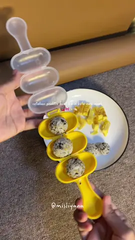 Cetakan bola nasi, praktis tinggal goyang2 #cetakannasi #cetakannasibento #cetakannasibulat #cetakannasianak 