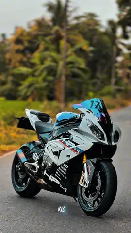 ආදරේ.. වෑහෙනා..🥹🩵🦈#fyp #fypviralシ #onemillionaudition #treanding #bmws1000rr 