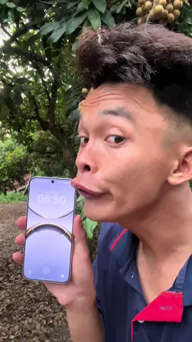 Mòi cac ban ăn quạ nhán