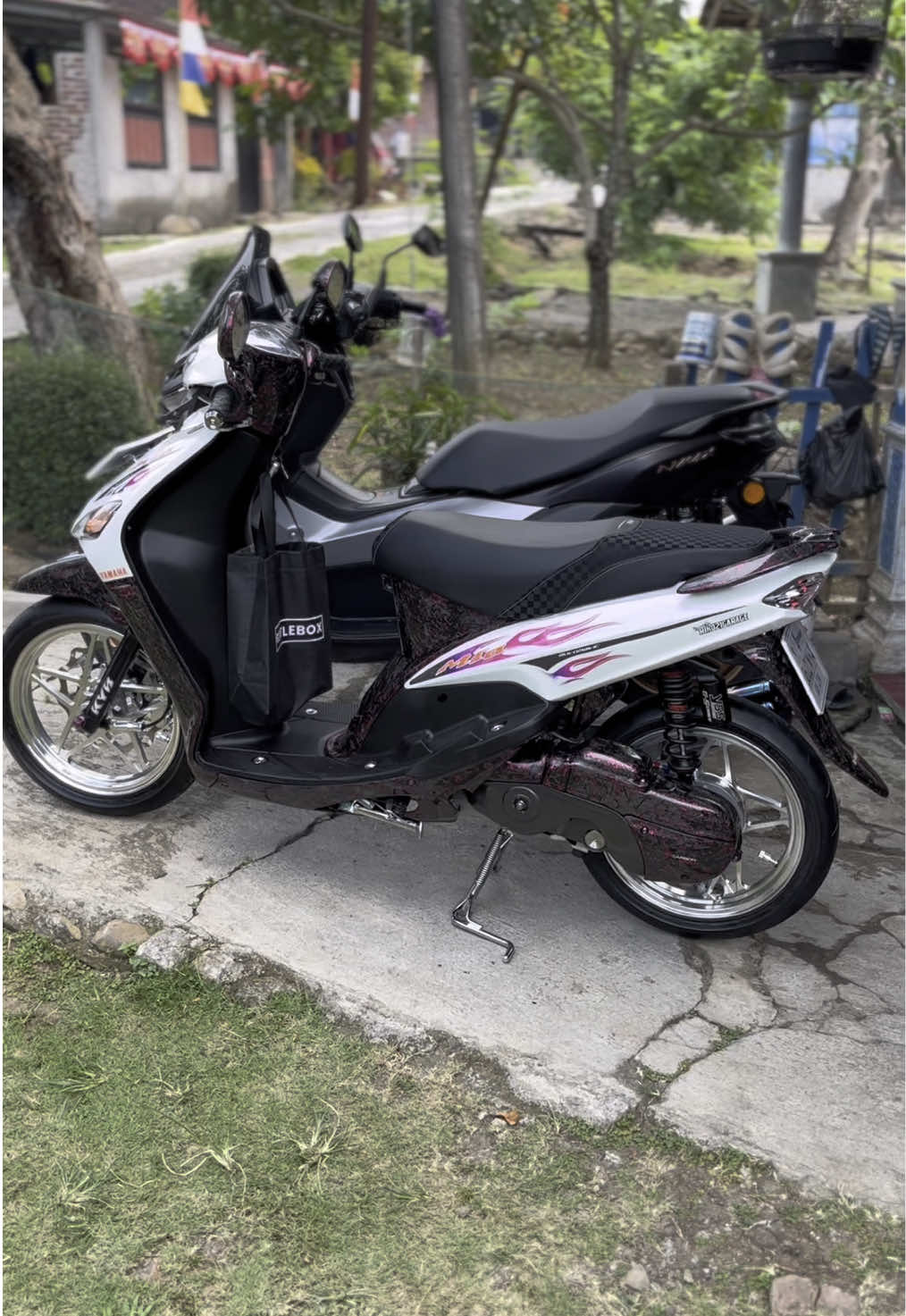 Mio ndeso Hasil endors🤗 Knalpot by @ShijiroRacingOfficial  Body by @riko21_garage  Carbon by @Carbon distro  Spedometer by @SPEDOMETER DIGITAL  Vapor blasting by @Diamond Vaporblasting  Plat by @cahclassic 