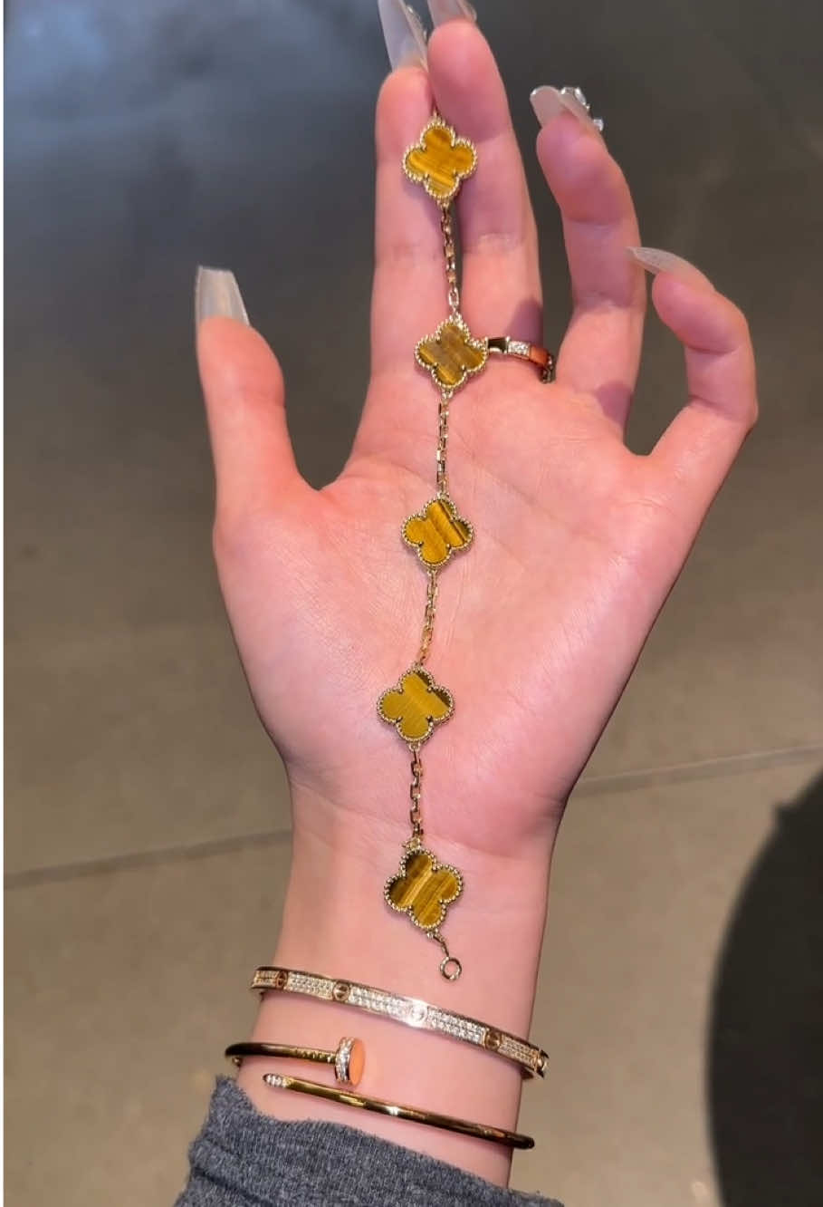 Tiger-Eye🤎🧡#jewelry #bracelet #vancleef #clover #bangle #fyp #accessories 