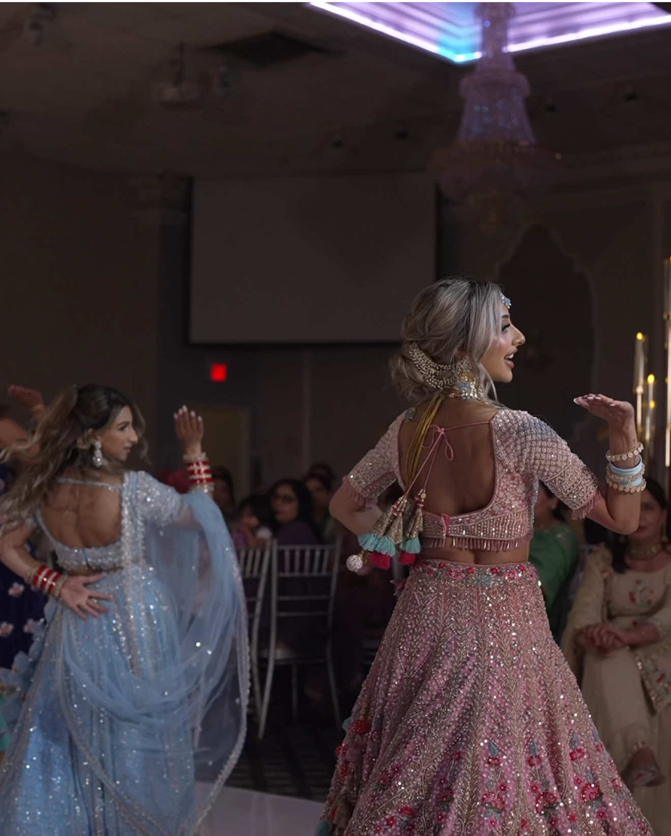 Finally posting my wedding sangeet dances with my sisters/ besties 🫶 #punjabiweddings #sangeetdance #sangeet #sangeetperformance #gotta 