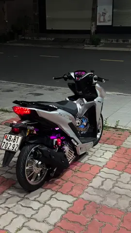 🥸🥸 #vario150 #xuhuongtiktok #vario #variothailandstyle #varionistyindonesia #click125iเเต่ง #variodokieng❤️ #vario125 