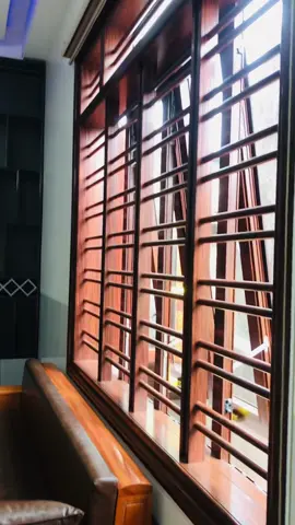 Cửa sổ kết hợp chấn song nhôm có phào chỉ nhôm owin màu vân gỗ trắc ạ 😍😍😍#cửanhomcaocấp #cửanhomcaocấp #owinluxury 