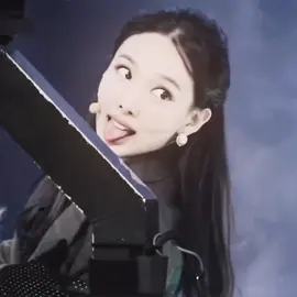 their dance break changed lives (my life🤭) #nayeon #imnayeon #momo #hiraimomo #twice #foryoupage #fyp #xyzbca #namo 