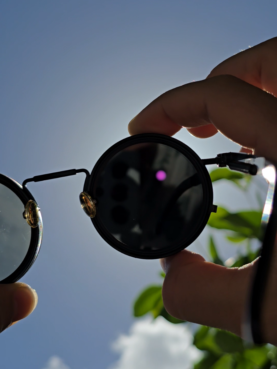 At what point of the day would you adjust these glasses? 😎🔄 #adjustablesunglasse #Summer #uvprotection These UV400 adjustable sunglasses have lenses that rotate and adjust up to 360°, allowing you to darken and lighten the brightness of the lens to your liking.